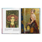 Το premium σκληρόδετο βιβλίο "Astrology" από τη σειρά The Library of Esoterica του εκδοτικού οίκου TASCHEN, με εντυπωσιακό, μυστικιστικό εξώφυλλο και χρυσές λεπτομέρειες.