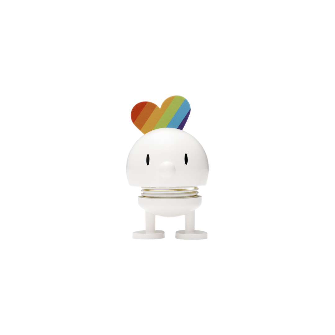 Δανέζικη διακοσμητική φιγούρα Hoptimist Rainbow Bumble Small σε πολύχρωμες ρίγες ουράνιου τόξου με χαρακτηριστικό ελατήριο.